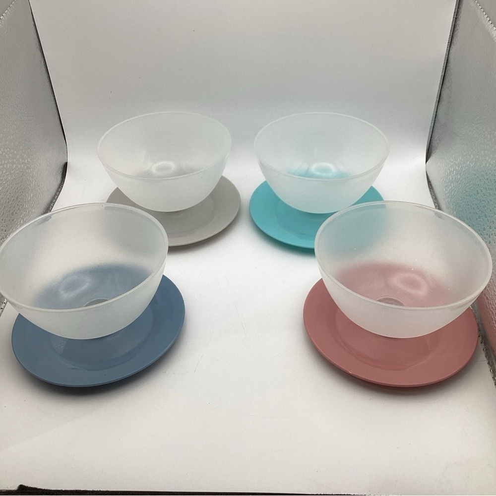 4 Tupperware Dessert Pudding Parfait Jello Cups/Bases 754